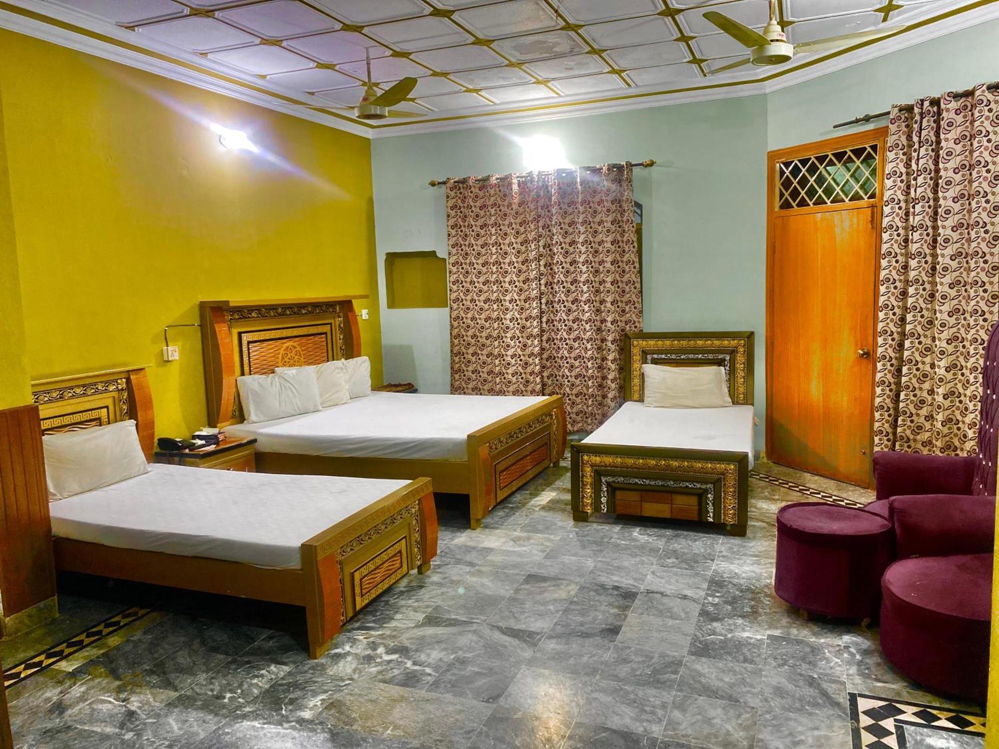 Hotel Royal Luxury Multan Eksteriør bilde